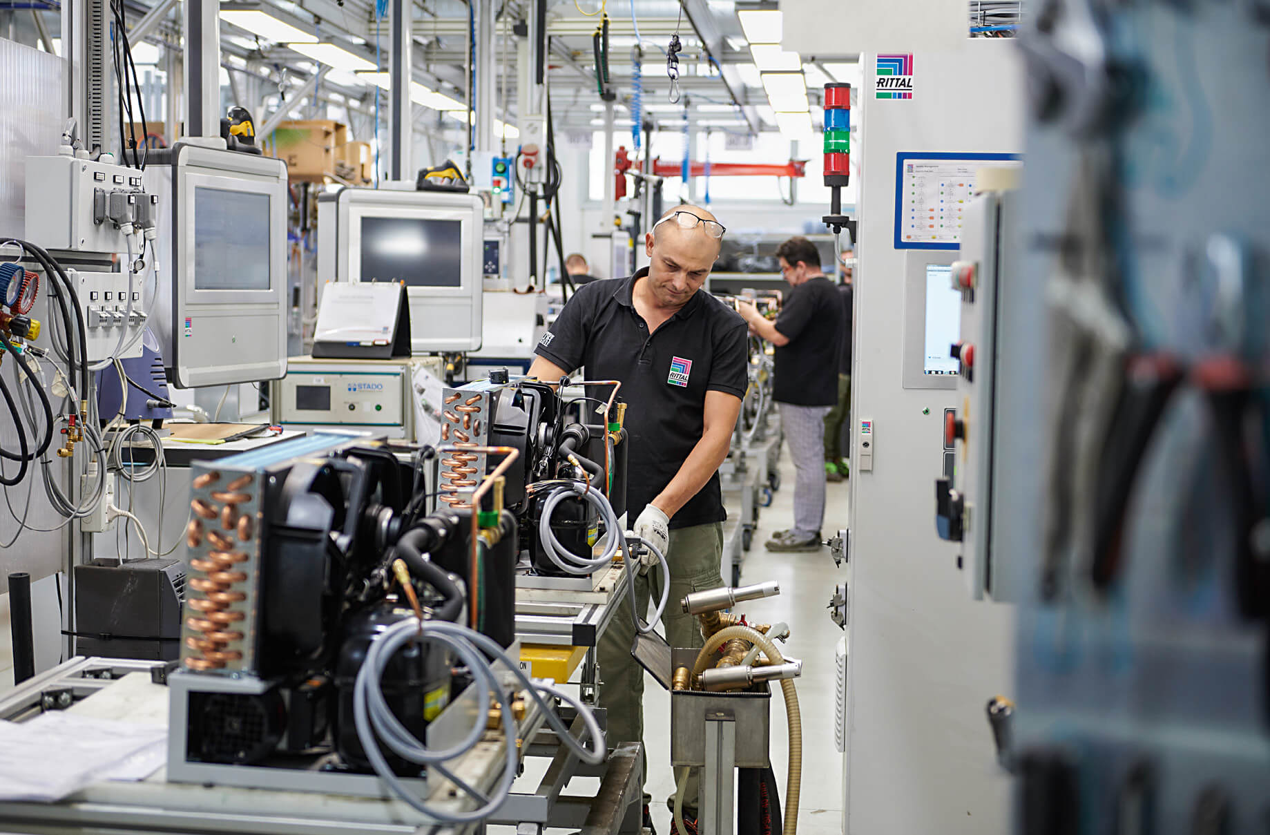 At Valeggio sul Mincio in Italy, Rittal manufactures efficient cooling solutions for industrial use that cut energy consumption and CO2 emissions by 75 per cent on average.