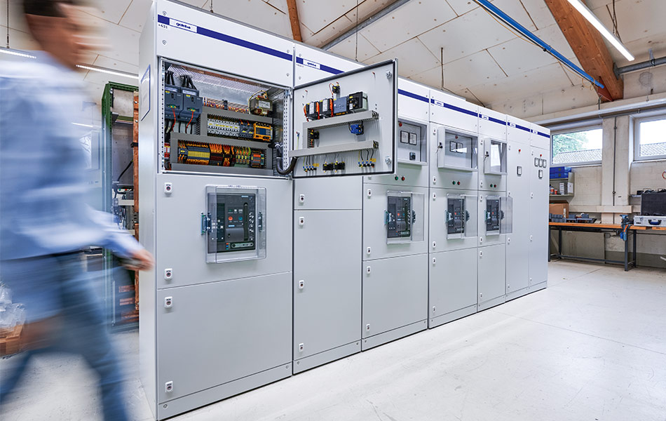 Form separation, class B arc fault protection and other requirements – gefeba faced a raft of challenges in the switchgear project for thyssenkrupp Steel Europe.