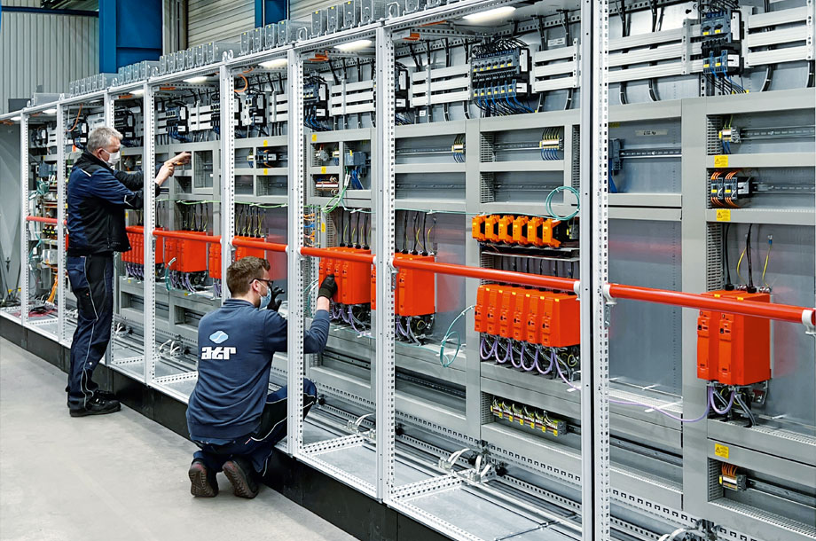 In its production department, ATR Industrie-Elektronik GmbH currently needs to be flexible.