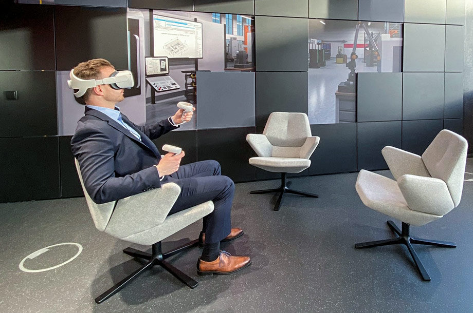 At the Cideon UpSpace in Düsseldorf visitors with VR glasses and a manipulator can interactively run through the processes at “Craft Future Tecc”, the virtual customer.