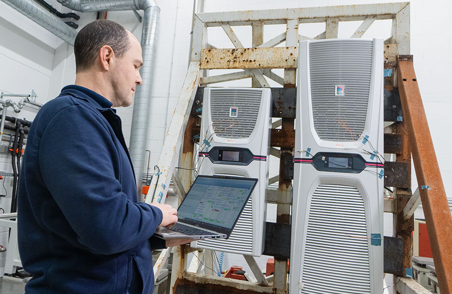 Test engineer Oleg Gudi from Phoenix Testlab makes meticulous adjustments to the test set-up. (Credit: Territory GmbH/Jörg Sänger)