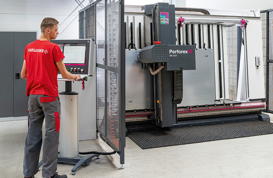 The Perforex drilling and milling centre from Rittal automates enclosure machining. (© Rittal GmbH & Co. KG)