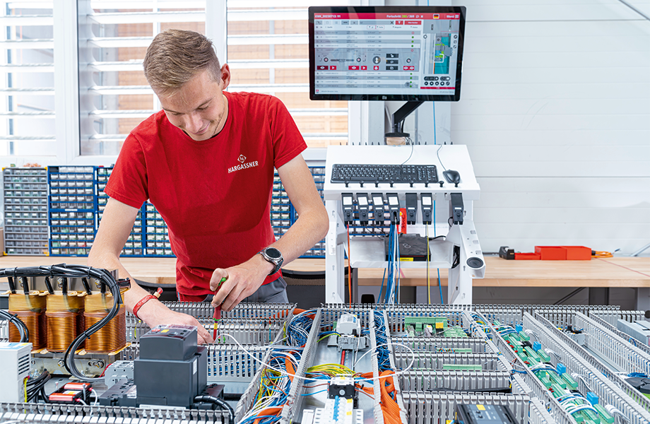 Eplan Smart Wiring visualises every step in the wiring process. (© Rittal GmbH & Co. KG)