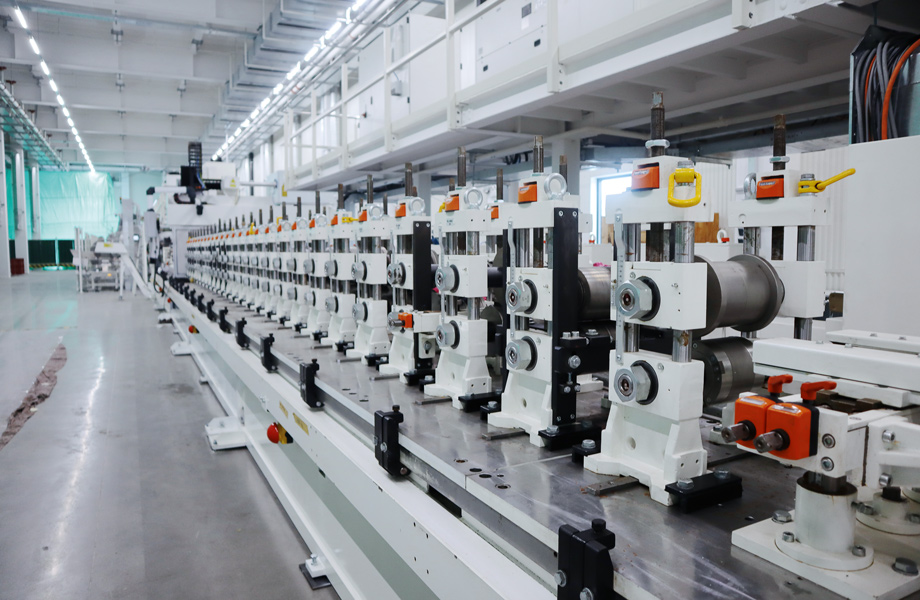 Fast, reliable and efficient: New production lines installed over 10,000 square metres and two floors will continuously boost competitiveness in China. (Credit: Rittal China)