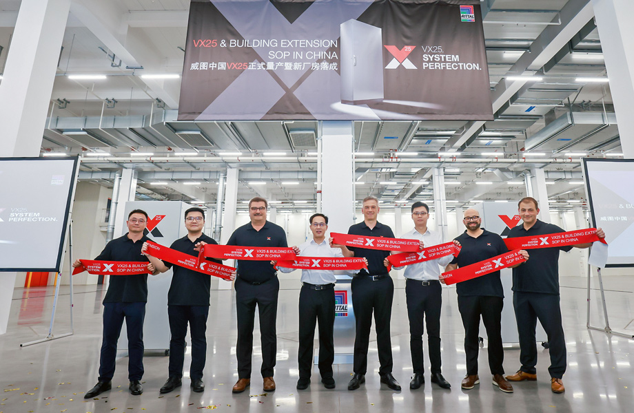 The employees of Rittal Germany and Rittal China are celebrating the official opening of the new production area together with guests from the worlds of politics and business. (Credit: Rittal China)