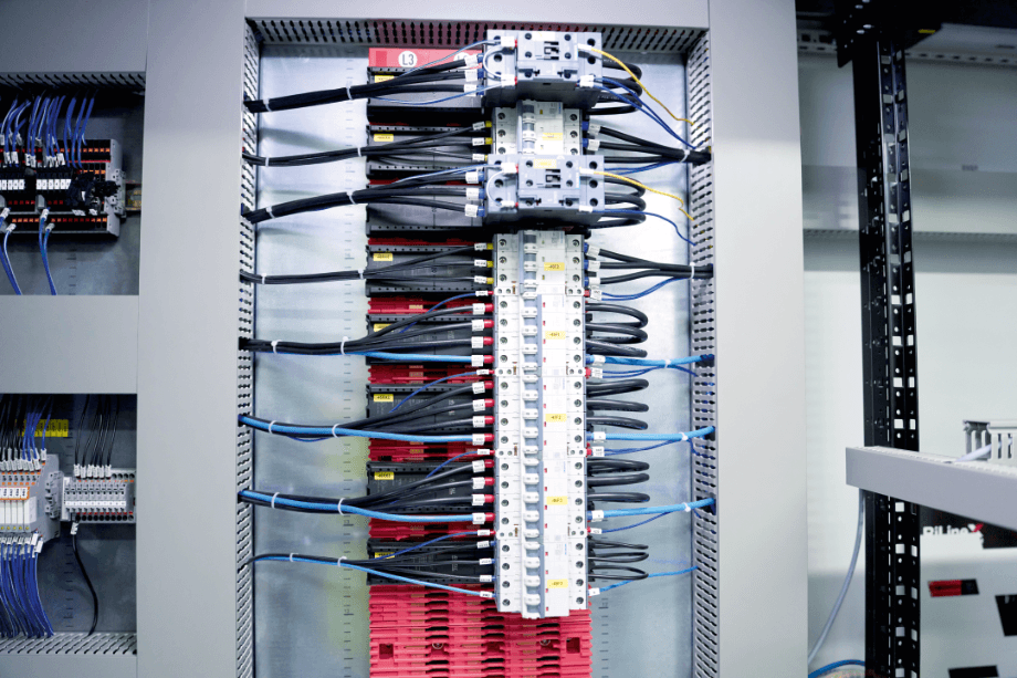 Inside is the RiLineX power platform – a compact, effective and safe solution. Image: Michael Koch/Digital Fotogroup